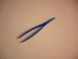 Pinzette aus Kunststoff, antistatisch und säurefest, 125mm Länge, Farbe: blau ! - Bild 1 von 1