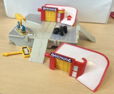 Vintage 1987 Galoob Micro Machines Travel City SERVICE STATION incomplete, extra - Image 1 of 4