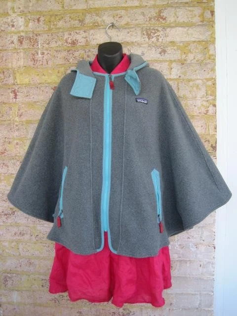 Poncho com capuz Patagonia XS-S Synchilla lã zíper completo bolsos acabamento cinza azul-petróleo - Imagem 1 de 1