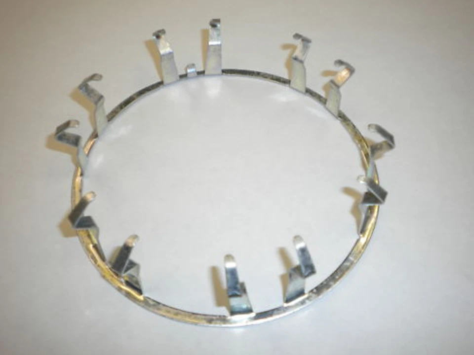 Porta tapacubos central trasero genuino Mitsubishi Montero y Montero Sport Foto 1 de 1