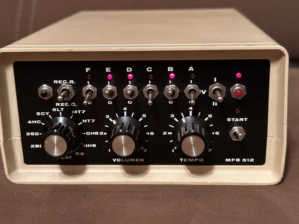 MFB 512 Manfred Fricke Berlin - vintage Drum Machine - 80er Jahre -  Bastler - Bild 1 von 4