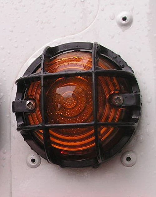 Rejilla de protección de lámpara Land Rover Defender Td5/Td4 - Imagen 1 de 1