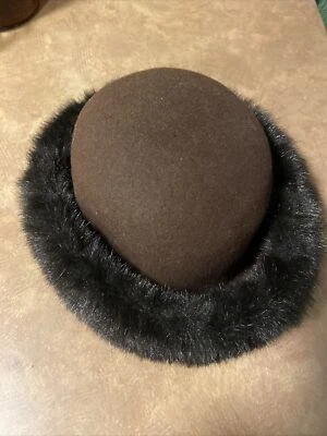 Sombrero de lana Da Me marrón con imitación de piel negra para mujer de colección hecho en Italia Foto 1 de 4