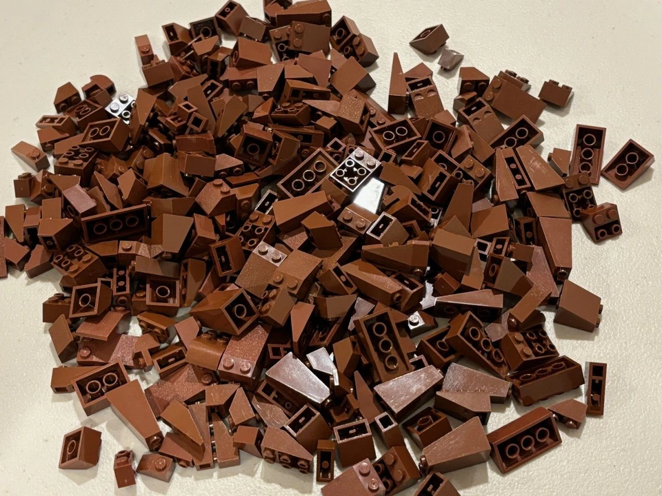 SHIPS FREE!! LEGO Lot of 100 REDDISH BROWN SLOPE PART Bulk 3039 3040 3298 Castle - Image 1 of 1