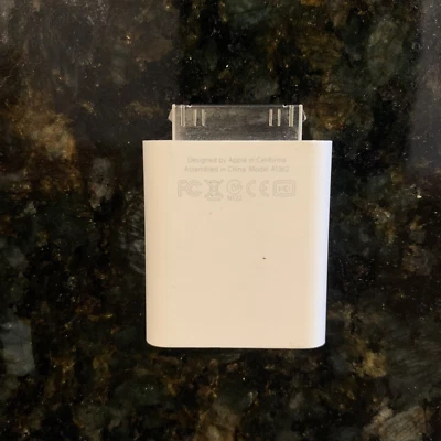 Apple SD Card Reader for iPhone  A1362  Free Shipping - Image 1 of 4