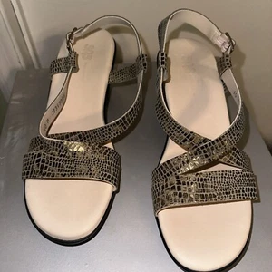 New Ladies SAS Comfortable Fitting Wedge Heel Olive Green Sandals Size 10 - Picture 1 of 6