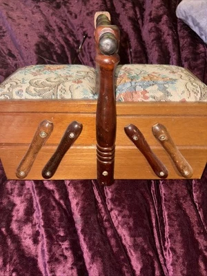 Acordeón Vintage Cola de Pato Caja de Nociones de Madera 11x9x7 Punta de Aguja Superior Foto 1 de 4