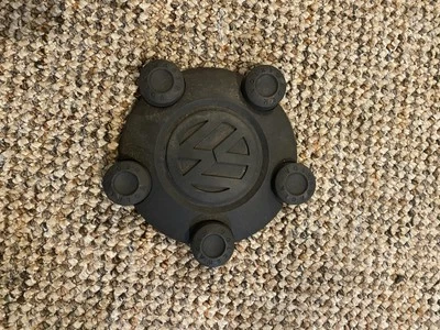 Tampa de roda VW CADDY Furgon SA 2K0601169 2.0 diesel 75kw 2016 29265235 - Imagem 1 de 3