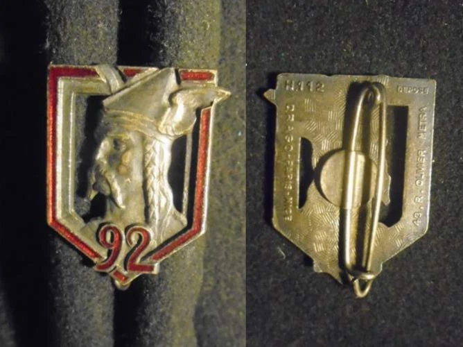 INSIGNE MILITAIRE – 92° RÉGIMENT D'INFANTERIE - DRAGO METRA - H 112 - Photo 1/1