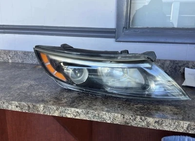 Faro halógeno derecho pasajero KIA Optima 2011 2012 2013 Foto 1 de 4