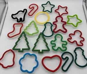 WILTON And Others Cookie CUTTER HOLIDAY Plastic CHRISTMAS Comfort Grip 19 Pcs - Picture 1 of 5