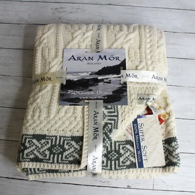 Manta Irlanda 100% Lana Merino Tejida con Cable 40" x 60" Verde Marfil Foto 1 de 4