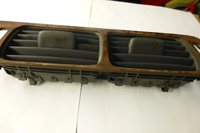 Pieza de ventilación de aire de grano de madera de fábrica 98-00 Volvo V70/S70 #9481651 Foto 1 de 2