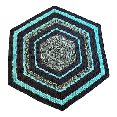 Alfombra casera con forma hexagonal gris, rojo-violeta, amarillo, verde azulado, de Marsha Foto 1 de 4