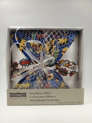 Tema de cómic de superhéroes "¡POW BANG BAM!" Almohada portadora de anillos de Celebrate It Foto 1 de 4