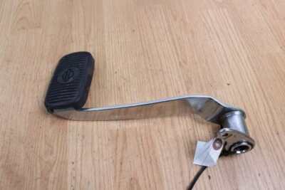 Harley Davidson Electra Glide 2006 FLHTI pedal de freno trasero Foto 1 de 4