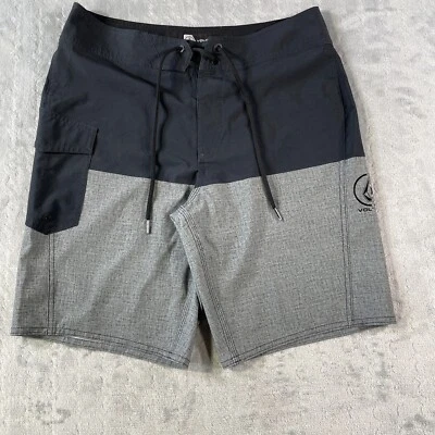 Volcom Swimming Shorts Trunks  Mens Size 30 Black Summer Beach Vacation Resort - Image 1 of 4
