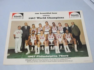 Pubblicità Poster Vintage Schmidt's Beer 1967 PHILADELPHIA 76ERS WORLD CHAMPIONS - Foto 1 di 16