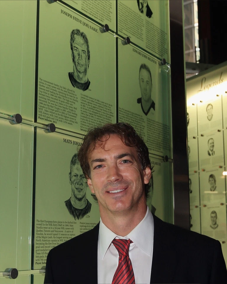 Joe Sakic名人堂牌匾科罗拉多雪崩8x10 NHL曲棍球照片 — 第 1/1 张图片