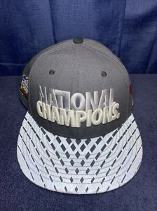 LOUISVILLE CARDINALS 2013 NATIONAL CHAMPIONS HAT CAP PRE OWNED NIKE SNAP BACK - Picture 1 of 12