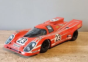 Universal Hobbies-Porsche 917 piloti Borg & Beck-Scala 1:18 - Foto 1 di 3