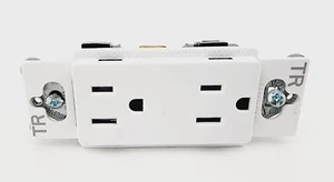 Lutron Claro CARS-15-TR-WH Socket Receptacle 2x Outlet  15A Tamper Resist White - Picture 1 of 5