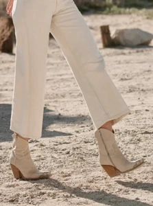 NWOT FREE PEOPLE BRAYDEN WESTERN WOMEN'S LEATHER BOOTS BONE -SIZE 8.5US/ 38.5EU - Picture 1 of 14