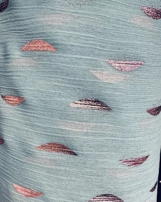 Tela de gasa con estampado de moda aguamarina/dorada media luna 58" por yarda Foto 1 de 1