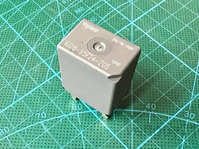 Relé Tyco VJ28-95F24-Z05 12VDC SPDT 20A, 5 pines automotriz/RV, VJ28-95F24 Foto 1 de 4