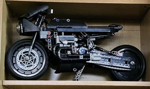 LEGO TECHNIC: THE BATMAN - BATMOBILE (42127) COMPLETE - Picture 1 of 1