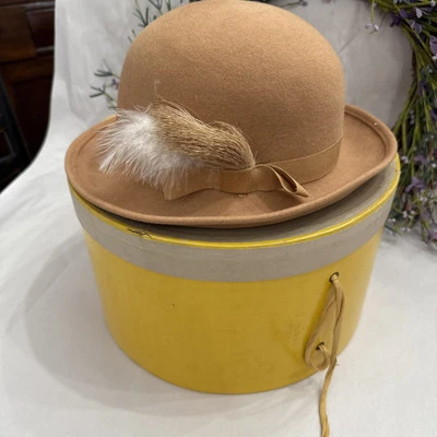 De Colección Bollman Hat Co Doeskin Fieltro 100% Lana Mujer Sombrero Tostado Lateral Lazo Plumas con Caja Foto 1 de 4