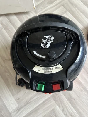 Henry Hoover  Vacuum  NVR200-11 in excellent condition 240  volt  - Image 1 of 4