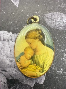 Vintage Madonna and Child Oval Religious Pendant – Gold Tone 1.5” - Picture 1 of 6