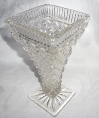 ANTIQUE LARGE PRESSED DEPRESSION GLASS VASE ~ VGC ~ 16.7cm high - image 1 of 4