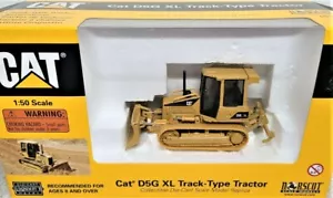 Norscot 55131 Caterpillar Cat D5G XL Dozer with Ripper 1/50 Diecast MIB - Picture 1 of 2