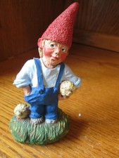 Rein Poortvliet's Gnomes by Artina Barnabas Boy With Fruit 1988 4 1/2" Tall Usa