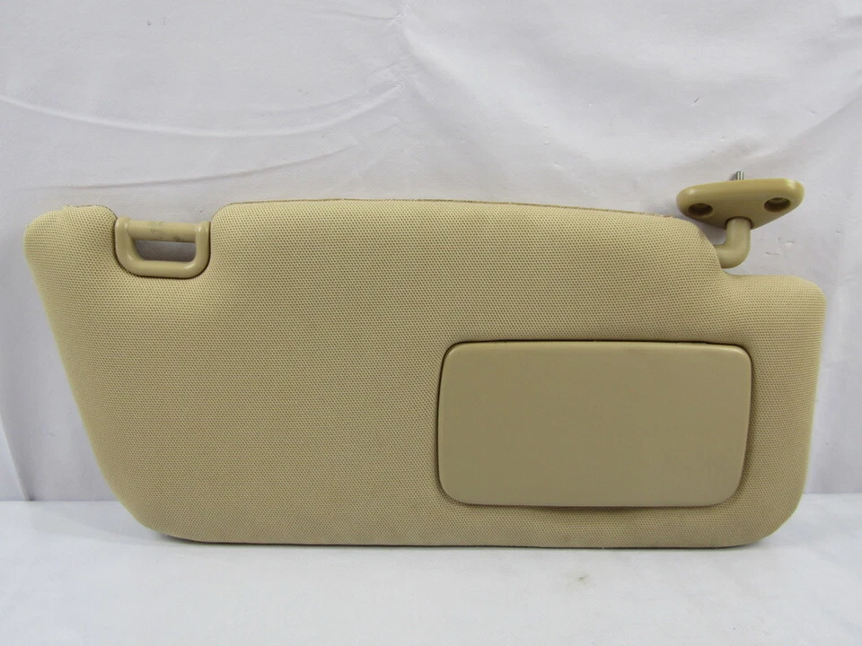 Оригинальный солнцезащитный козырек для правой стороны пассажира Subaru Forester 2006-2008 годов выпуска - Изображение 1 из 4