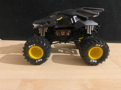 Monster Jam Batman Monster 1:24 Scale diecast Truck - Black (6061996) - Image 1 of 4