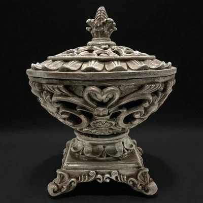 Tazón de resina con pedestal decorativo adornado acabado plateado antiguo 8" x 6,5" Foto 1 de 4