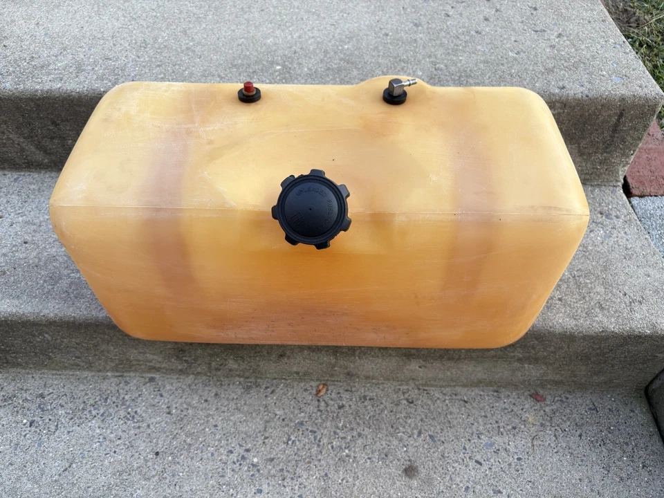 Depósito de gasolina de plástico Harley Davidson Foto 1 de 1