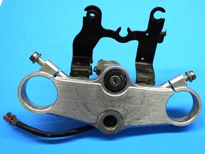 92 93 SUZUKI GSXR600 GSXR 600  UPPER TRIPLE TREE AND IGNITION NO KEY OEM - Picture 1 of 3