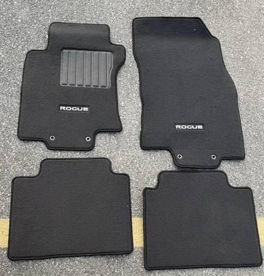 Alfombrillas delanteras y traseras Nissan Rogue 2014-2020 negras con logotipo 4 piezas OEM  Foto 1 de 4