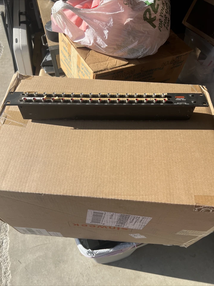 Fostex Patchbay Model 3010 Panel Rack Mount Unit - Image 1 of 4