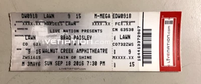 BRAD PAISLEY - 2016 年 9 月 18 日 - 核桃溪圆形剧场 - 北卡罗来纳州罗利 — 第 1/2 张图片