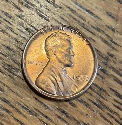 1957 Lincoln 1 Cent Wheat Penny Liberty “BIE” Error & Clog in "9" & "5" - Image 1 of 2