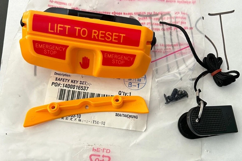 1 Matrix T3x T1x TM523 safety key set (treadmills) NEW Emergency stop 1000233602 - Image 1 of 1