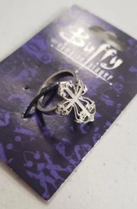 Anillo cruzado recortado de Buffy the Vampire Slayer - Imagen 1 de 1