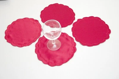 Pack of 4 20cm  8" Round Burgundy Scalloped  Edge Doilies Place Mats Kitchen - Image 1 of 3