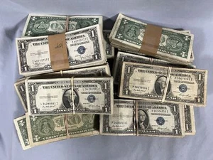 100 x 1935 $1 One Dollar Bill Well Circulated Silver Certificate Blue Seal Notes - Picture 1 of 3