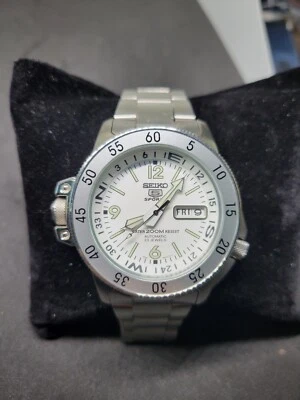 Seiko 5 Sports SKZ207K1 Para hombres Buzo Atlas Esfera Blanca Automático SKZ207 7S36-01E0 Foto 1 de 4